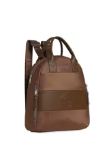 Mochila Oreiro de diseño urbano en color beige con detalles en marrón oscuro, manija superior y correas ajustables estampadas.