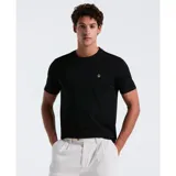 Camiseta negra de cuello redondo para hombre, confeccionada en algodón orgánico. Presenta un ajuste entallado y el logo de Original Penguin en el pecho.