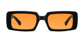 Lentes de sol rectangulares con montura negra y lentes color naranja.