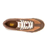 Championes Caterpillar modelo Hex Ready T-Toe para hombre, en tonos marrón, tostado y beige, con cordones blancos. Combinan cuero, gamuza y paneles textiles, con suela robusta y el logo de la marca en el lateral.