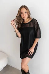 Remerón de viscosa color beige con textura tipo waffle.