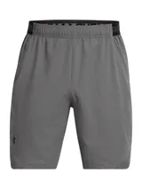 Short deportivo Under Armour Vanish Wvn color gris, de corte recto, con bolsillos laterales y aberturas en el bajo.
