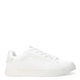Championes urbanos de diseño minimalista, color blanco, con cierre de cordones y suela plana de goma.