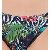 Bikini de dos piezas con estampado tropical inspirado en la selva amazónica. La parte superior es de estilo triángulo con tiras ajustables, y la parte inferior es de corte clásico con tiras laterales.