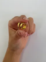 Par de aros tipo argolla de plata 925 bañados en oro.