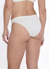 Bombacha de bikini color verde agua, de microfibra sin costuras y forro de algodón.