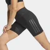 Calza corta deportiva Adidas modelo Optime Workout 3 Rayas, de color negro, tiro alto y ajuste ceñido. Confeccionada con tecnología Lycra® Sport y Adimove, cuenta con un bolsillo práctico en el muslo y detalle de las tres tiras características de la marca en el lateral.