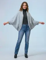 Cardigan de tejido suave con frente abierto y mangas amplias de corte holgado.