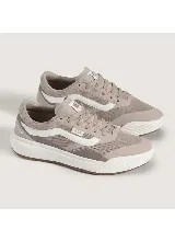 Championes Vans modelo MTE UltraRange 2.0 RW, de color gris y marrón con suela blanca y detalles en el mismo tono.