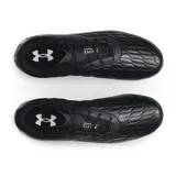 Championes de fútbol Under Armour Magnetico Pro 3, color negro con detalles en plateado. Presentan tecnología UA Clone en la parte superior para un ajuste personalizado, puntera anatómica suave y suela innovadora con combinación de tacos planos y cónicos para mayor tracción y agilidad.