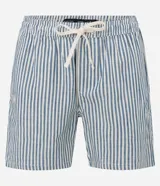 Bermuda masculina de sarga de algodón con estampado de rayas verticales blancas y azules, cintura elástica con cordón ajustable y bolsillos laterales.
