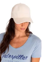 Gorro tipo gorra Caterpillar con visera curva y el logo de la marca bordado en el frente.