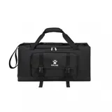 Bolso deportivo Kelme de color negro, con asas de mano, correa ajustable y un bolsillo frontal con solapa y cierres de hebilla.