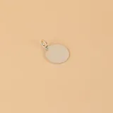 Dije de medalla circular lisa en plata 925, ideal para personalizar con grabados.