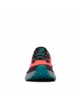 Championes de trekking y trail running Columbia modelo Konos Trillium Atr Omni-Max para mujer, en color coral con suela chunky gris y detalles en negro y verde azulado.