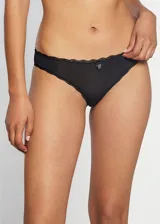 Pack de dos bombachas culotte de microfibra azul marino, con cintura y aberturas de pierna con encaje. Fundillo 100% algodón.