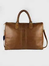 Bolso de cuero marrón 100% genuino, con doble asa de mano, correa ajustable y desmontable para el hombro, y detalles de costuras pespunteadas.