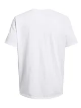 Remera de manga corta Under Armour modelo Heavyweight Armour Label para hombre, de color blanco. Confeccionada en tejido grueso y suave de mezcla de algodón y poliéster, cuenta con cuello acanalado y un pequeño parche con el logo de la marca en el pecho.