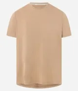 Remera deportiva masculina de manga corta y cuello redondo, confeccionada con tecnología Dry, que facilita la evaporación del sudor. Presenta un pequeño logo circular en el pecho.