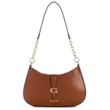 Cartera de hombro Guess modelo Carrie, de diseño estructurado en color marrón con herrajes dorados. Cuenta con una solapa frontal con cierre de broche magnético adornada con la letra "G" metálica y el nombre de la marca grabado. Las asas combinan una sección de cuero sintético con cadenas metálicas doradas.