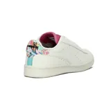 Championes Diadora modelo Set, de estilo urbano y diseño clásico en color blanco con detalles en fucsia en la lengüeta y cordones.