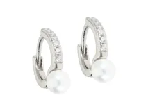 Aros colgantes de plata 925 con diseño de argolla con circonias y perla colgante.