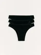 Kit de tres bombachas de algodón negras, tipo vedetina, con elástico en la cintura y un pequeño detalle de logo en forma de 'x' en el lateral.