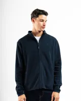 Campera de polar con cuello alto, cierre frontal completo y bolsillos laterales con cierre.