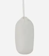 Campera rompevientos deportiva blanca, confeccionada en poliamida, con capucha, cierre delantero en cremallera, tirador gomoso y puños ajustados.