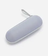 Sombrilla plegable color lila, de diseño compacto y estructura metálica con apertura manual y mango esférico a juego.