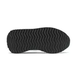 Championes New Balance 237 de mujer, color celeste con detalles en blanco y suela color crema.