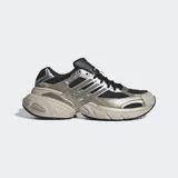 Championes Adidas Adistar XLG de estilo retro, en color negro con revestimientos metalizados en tonos gris y tostado, suela robusta y cordones negros.