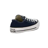 Championes Converse Chuck Taylor All Star de lona, color azul marino, con puntera de goma blanca, cordones blancos y suela de goma con líneas negras.