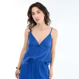 Top de tirantes color azul, con escote en V y diseño suelto.