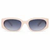 Lentes de sol con armazón carey y diseño envolvente, cuentan con filtro UV400 y patillas anchas con detalle ovalado metálico.