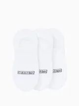 Pack de tres pares de medias invisibles blancas de algodón, poliéster, poliamida y elastano, con logo de Calvin Klein en el empeine.