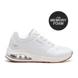 Championes blancos con suela marrón y tecnología Memory Foam.