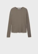 Remera de manga larga entallada, confeccionada en tejido de canalé con cuello redondo.