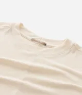Blusa tipo muscle tee de corte holgado, confeccionada en tejido rib acanalado, con escote redondo y diseño sin mangas.