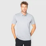 Remera tipo polo de tejido técnico color gris melange, con cuello clásico, cierre frontal de tres botones y logo pequeño bordado en el pecho.