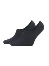 Pack de dos pares de medias tobilleras invisibles Tommy Hilfiger para hombre, confeccionadas en algodón, poliamida y elastano. Incluyen detalles distintivos de la marca y logo bordado en el talón.