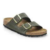 Sandalia tipo Birkenstock modelo Arizona, color verde oliva, con dos correas ajustables con hebillas metálicas doradas, plantilla anatómica de corcho y suela de goma negra.