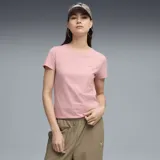 Remera de algodón color rosado, con cuello redondo, mangas cortas y logo de la marca bordado en el pecho.