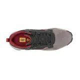 Championes de caña media Caterpillar, modelo Grapple Leather, con diseño robusto en tonos gris, negro y detalles en rojo. Presenta una combinación de cuero y materiales sintéticos, con suela dentada de alto agarre y cierre con cordones.
