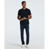 Remera negra de manga corta con logo de Original Penguin a tono en el pecho, corte slim fit y dobladillo recto.