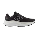 Championes de running New Balance modelo Kaiha Road v2, color negro con entresuela blanca. Diseño de malla transpirable con logo N en el lateral.