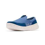 Zapatilla tipo slip-on Columbia Boatside PFG, color azul, con empeine de lona y ante. Presenta una suela de plataforma blanca con motas de colores y tecnología Omni-GRIP LT para mayor tracción y ligereza.