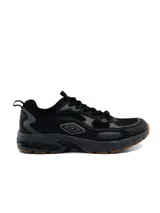 Championes deportivos Umbro modelo Iren para hombre, color negro con detalles en gris y suela de goma color camel.