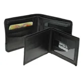 Billetera negra de cuero con costuras blancas y logo de la marca Rip Curl. Cuenta con protección RFID anticlonación y cierre con broche a presión.