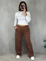 Pantalón de jogging gris melange, de corte amplio y cintura elástica.